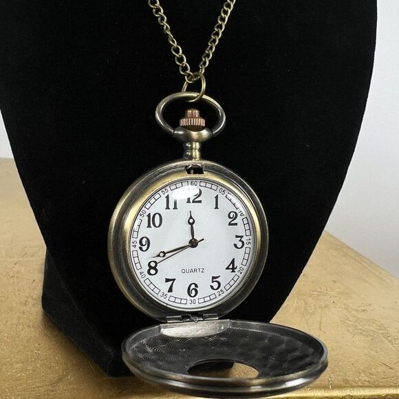 Vintage Antique Brass Pocket Watch Necklace - Steampunk Gothic Retro Jewelry - Picture 5 of 7